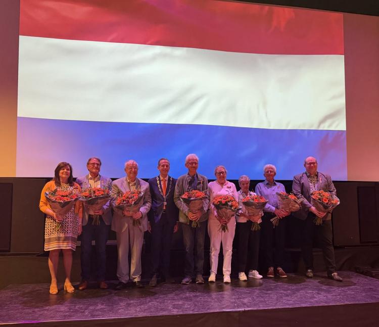 Acht Koninklijke Onderscheidingen in Alblasserdam