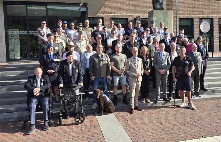 Veteranendag brengt veteranen uit Alblasserdam, Papendrecht en Sliedrecht samen