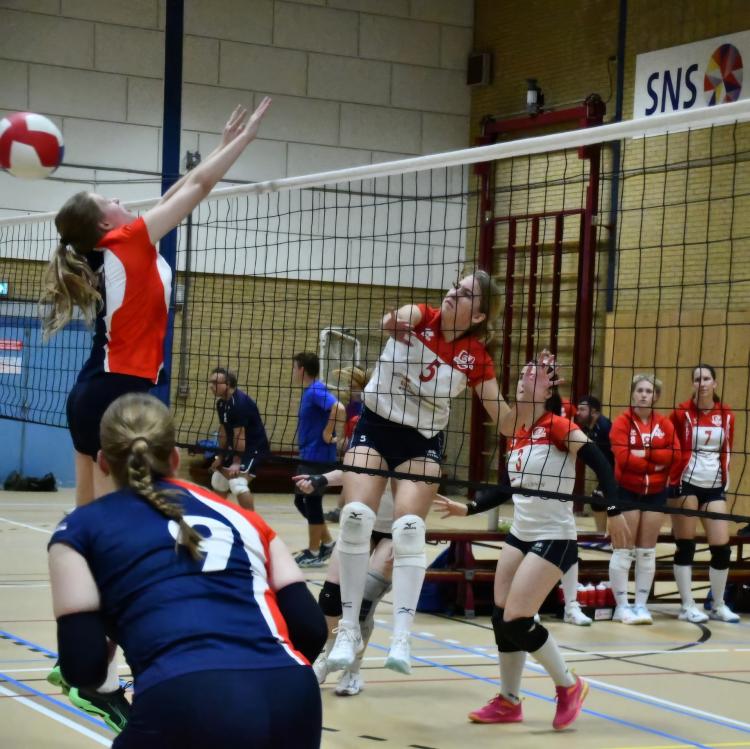Dames Smash’66 verliezen spannende vijfsetter