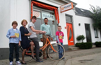 Oranje Raaak-fiets voor winnaar Lucas van der Rhee