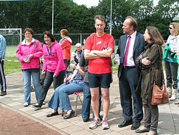 Album afbeelding 1: Burgemeester Blase, samen met oud wethouder de Gruyter