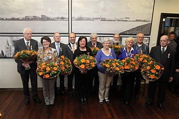 Tien Koninklijke onderscheidingen in Alblasserdam